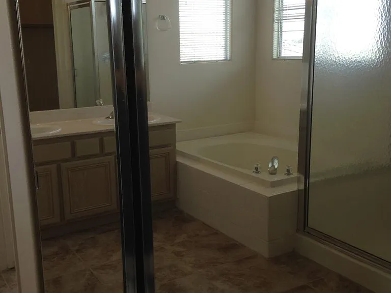 Master Bath w/New Tile