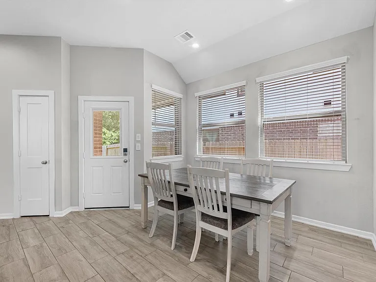 731 Lacebark Elm Trl — Photo 15