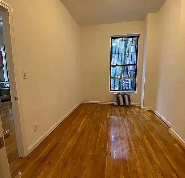 418 W 56th St #1R — Photo 7