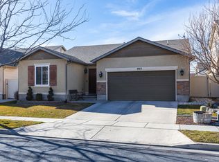 953 N Cambria Dr W, North Salt Lake, UT 84054