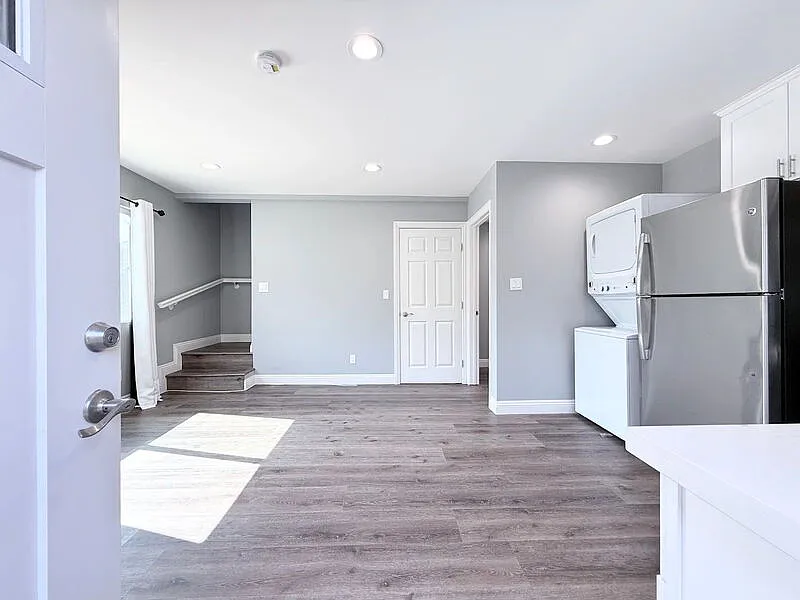 1 bed, 1.5 bath, 620 sqft, $2,150 — Photo 2