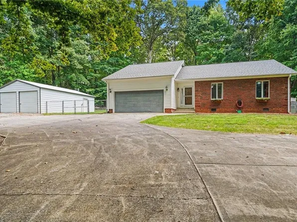 431 Georgetown Rd, Winston Salem, NC 27107