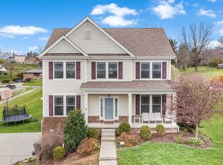 4 Saint George Pl, Coraopolis, PA 15108