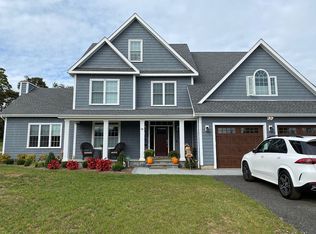 116 Twin Lakes Rd, North Branford, CT 06471