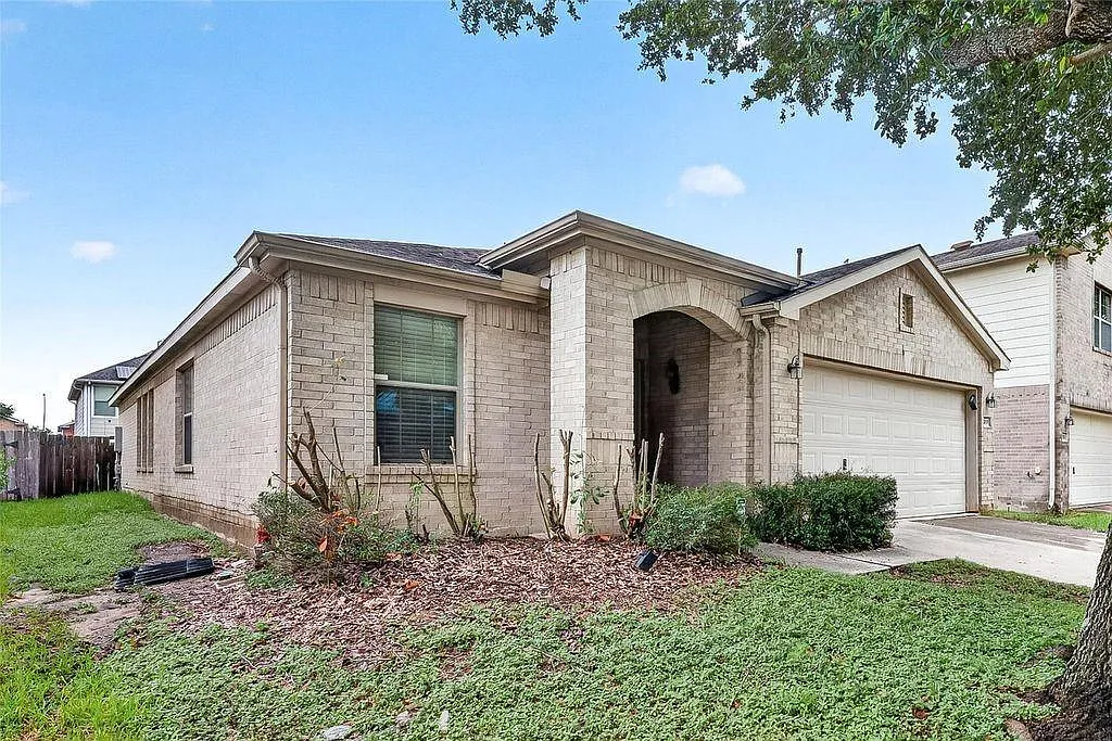 3 bed, 2.0 bath, 1788 sqft, $2,200 — Photo 3