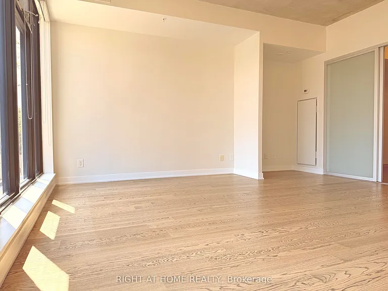 1239 Dundas St W #202 — Photo 15