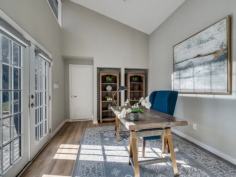 10443 Cromwell Dr — Photo 10
