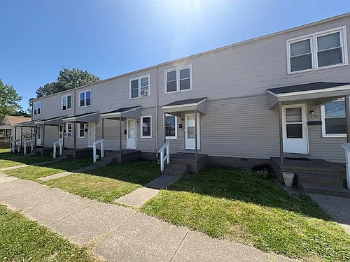 702 33rd St Photo 1