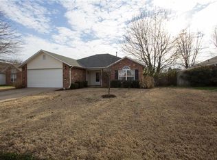 1532 N Fieldstone Ave, Fayetteville, AR 72704
