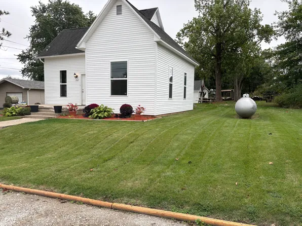 207 W Maple St, Cayuga, IN 47928