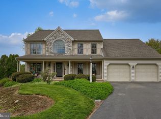 2462 Carriage Dr, Lancaster, PA 17601