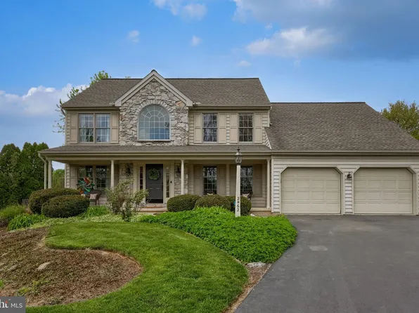 2462 Carriage Dr, Lancaster, PA 17601