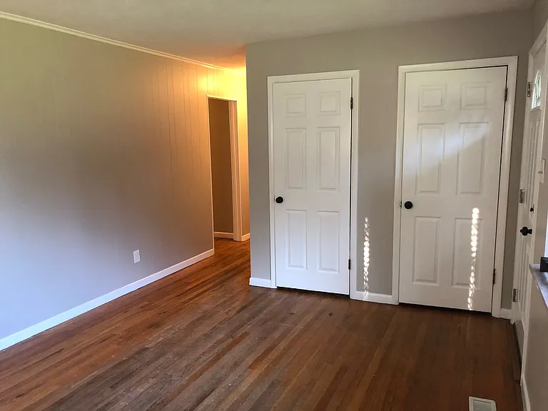 2605 Dexter Ln — Photo 9