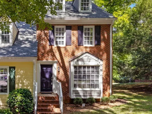143 Hedgerow Ct, Cary, NC 27513