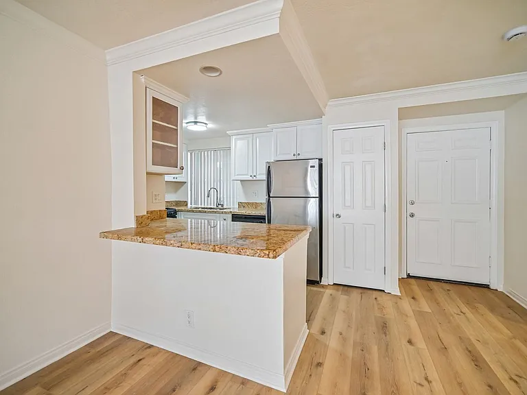 1939 N Tamarind Ave — Photo 2