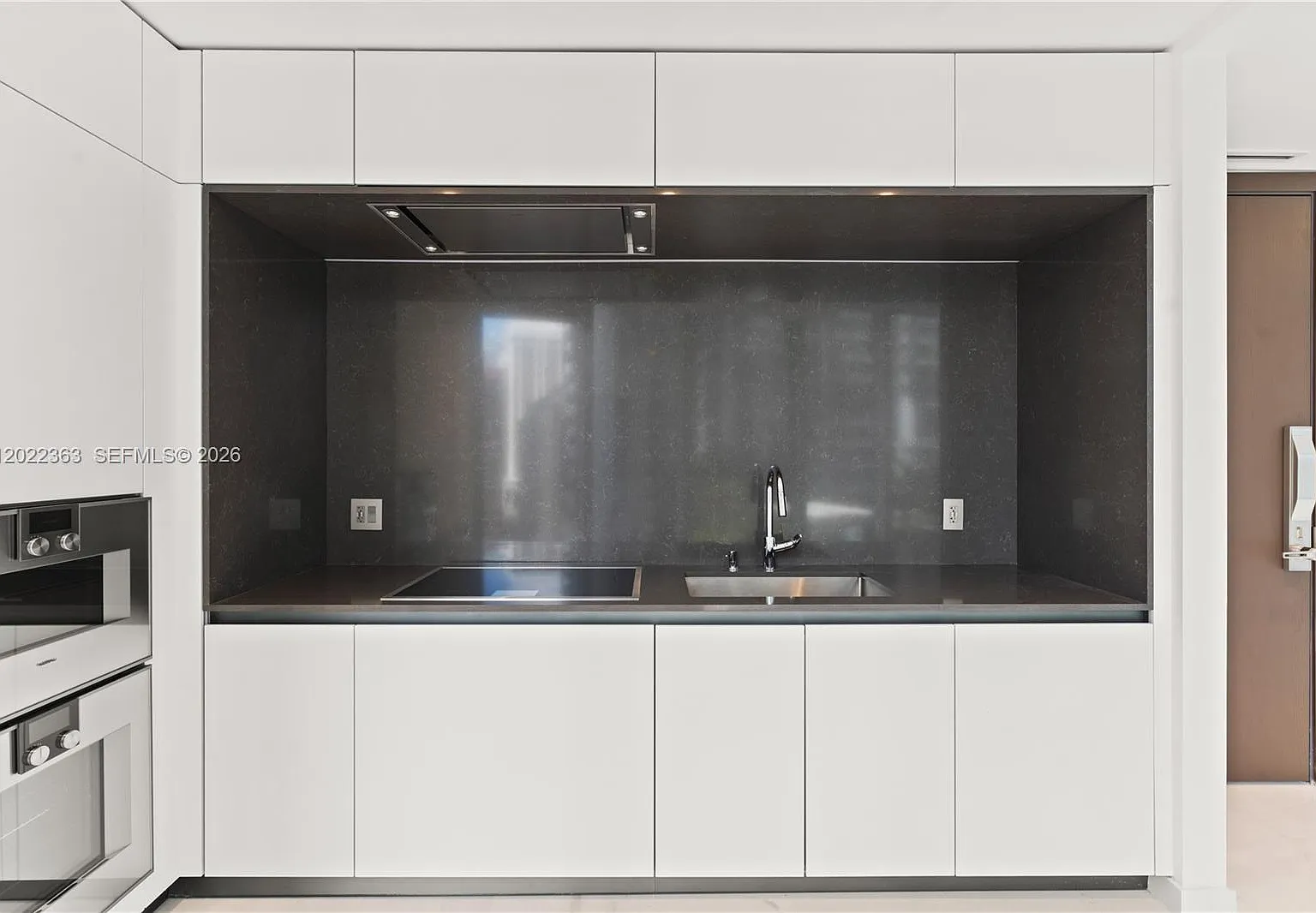 Aston Martin Residences — Photo 3