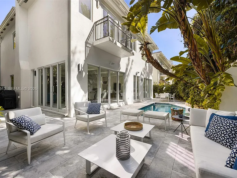 2760 Brickell Ct — Photo 3