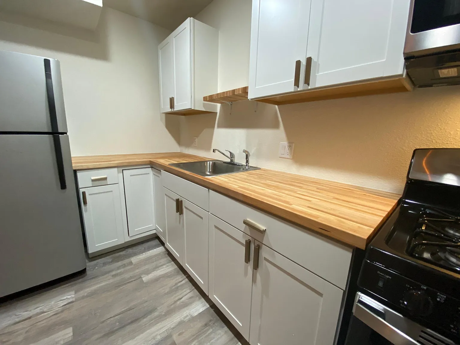 1108 E Meadowbrook Ave — Photo 3
