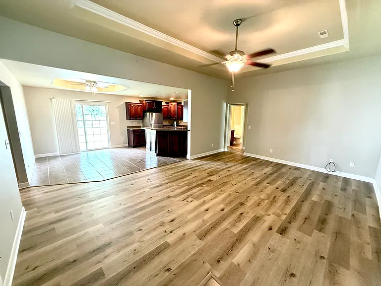 210 Brookstone Dr — Photo 3
