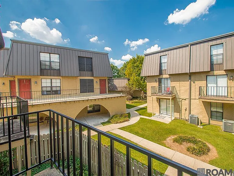 10280 W Winston Ave #10 — Photo 2