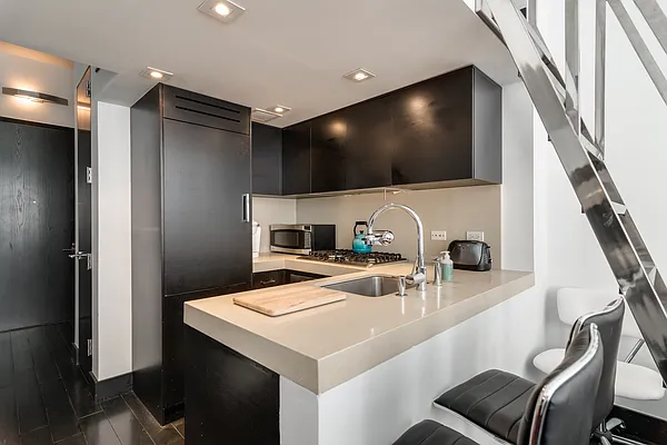 Rented by Transco | media 7