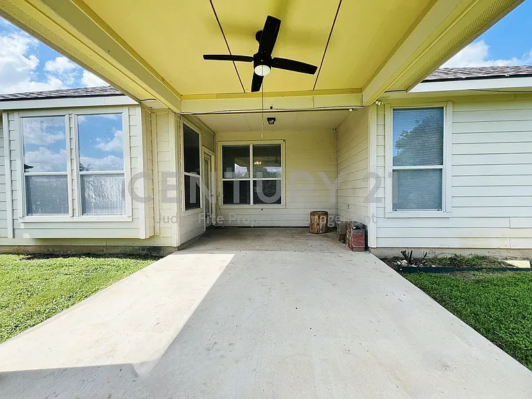 552 Kerry St — Photo 26