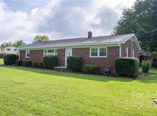 104 Ridge Dr, Mount Holly, NC 28120