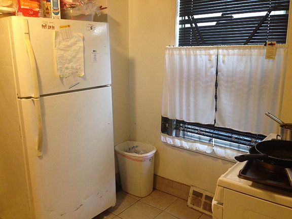 5th image of 2041 Manton St