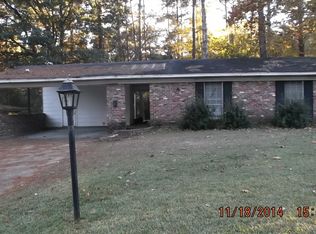 1747 Wood Glen Dr, Jackson, MS 39204