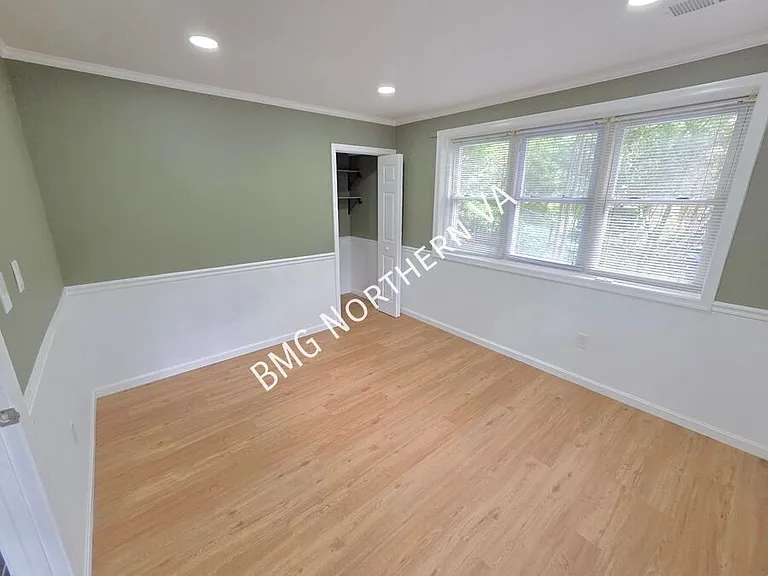 6413 Berkshire Dr — Photo 13