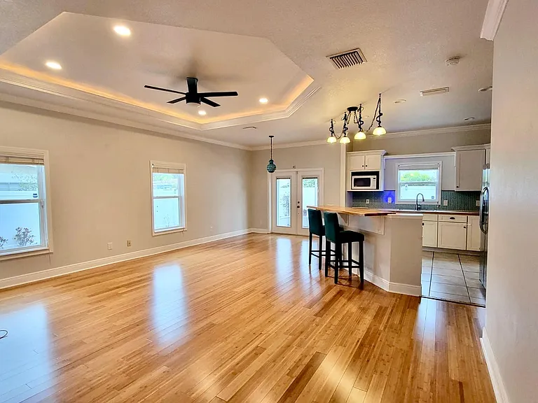 4417 W Oklahoma Ave — Photo 3