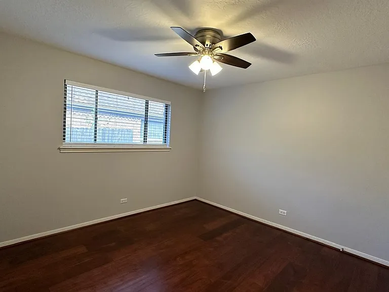 11527 Cedar Creek Dr — Photo 21