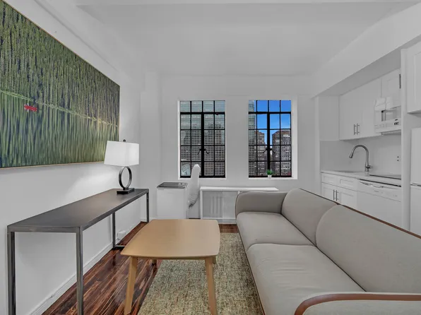 45 Tudor City Place image 7 of 18