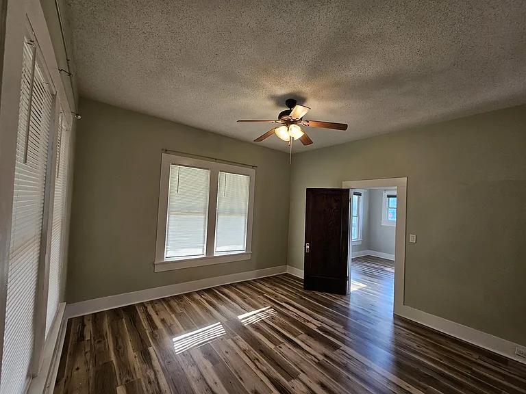2312 Pecan St — Photo 8