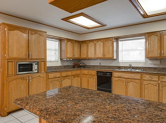 5th image of 313 N Stewart Blvd