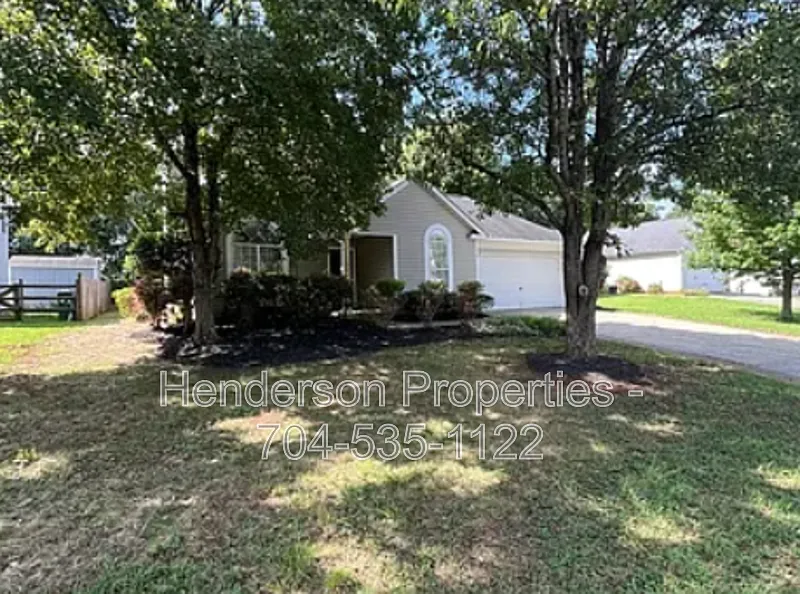 3 bed, 2.0 bath, 1359 sqft, $1,800 — Photo 2