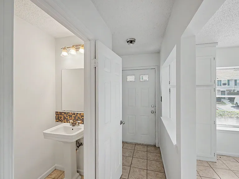 9626 Vinca Cir #D — Photo 17