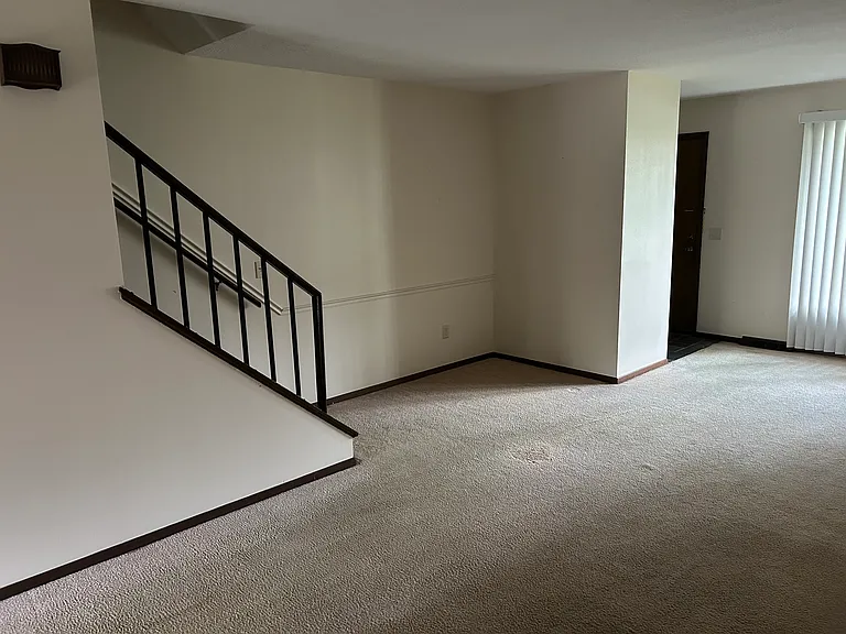 6554 Woodhall Dr — Photo 10