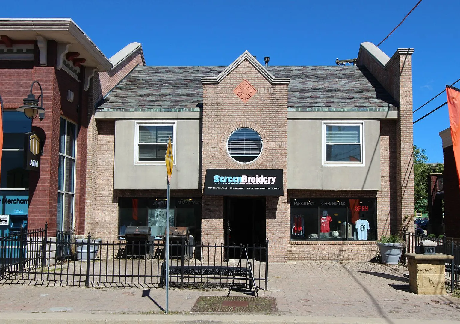 1712 W University Ave — Photo 3