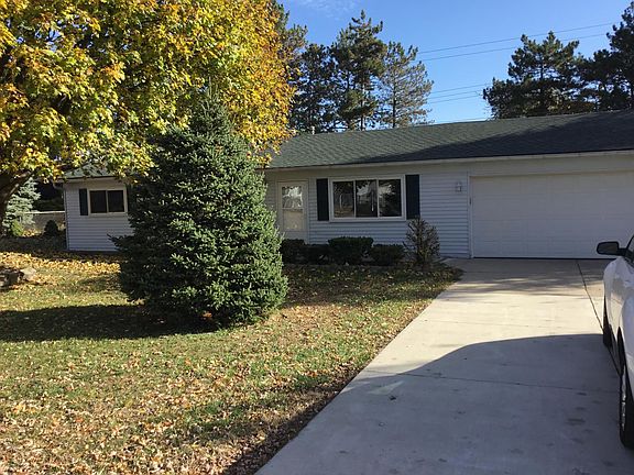 3rd image of 46256 Waco St