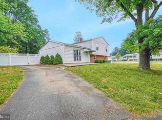 1 Cherry Hill Ct, Glyndon, MD 21136