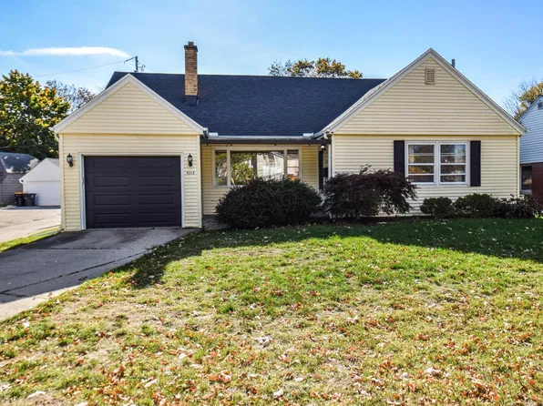 9315 Jackson Park BOULEVARD, Wauwatosa, WI 53226