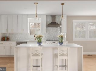 1002 Kerge Ct SE, Vienna, VA 22180