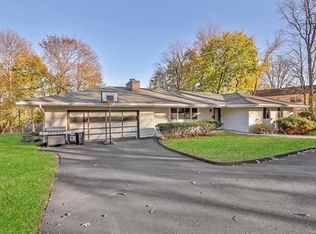 10 Scotty Ln, West Nyack, NY 10994