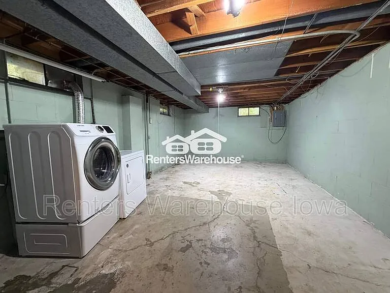 1215 Cummins Pkwy — Photo 11