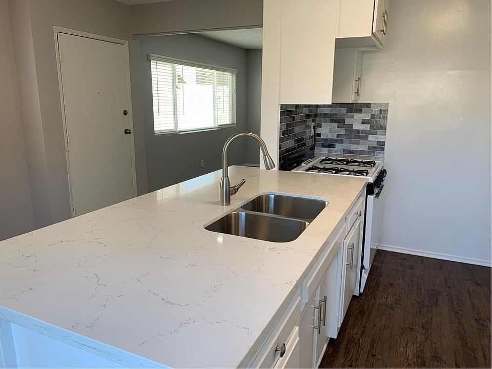 2nd image of 25434 1/2 Feijoa Ave