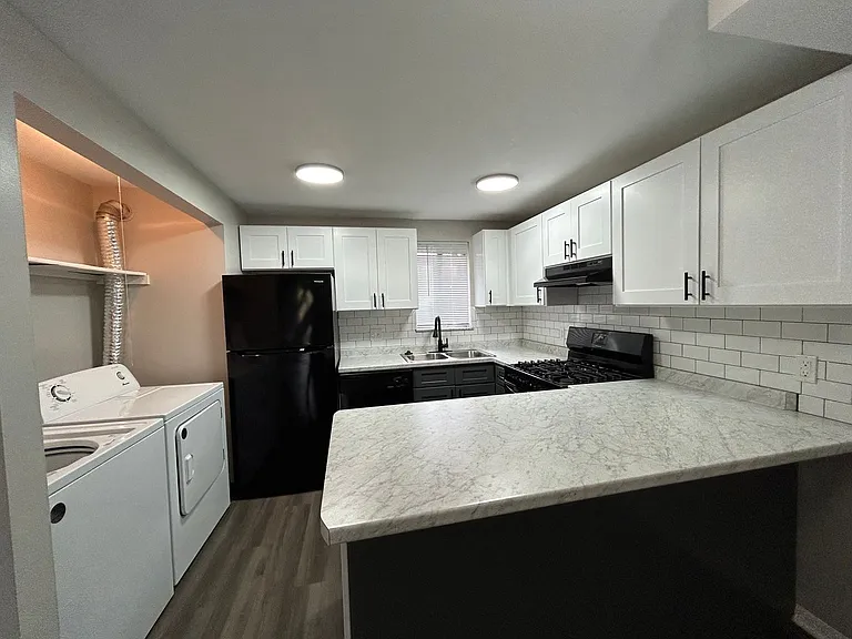 Coventry Court Townhomes — Photo 89