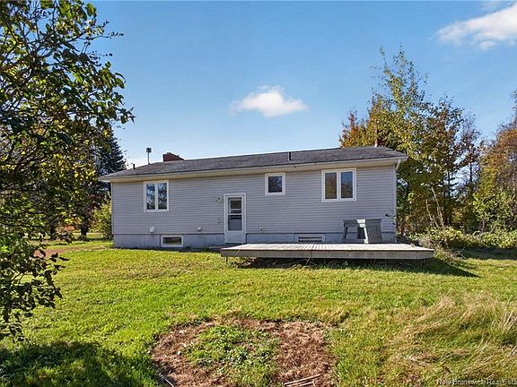 3rd image of 136 Acadie St