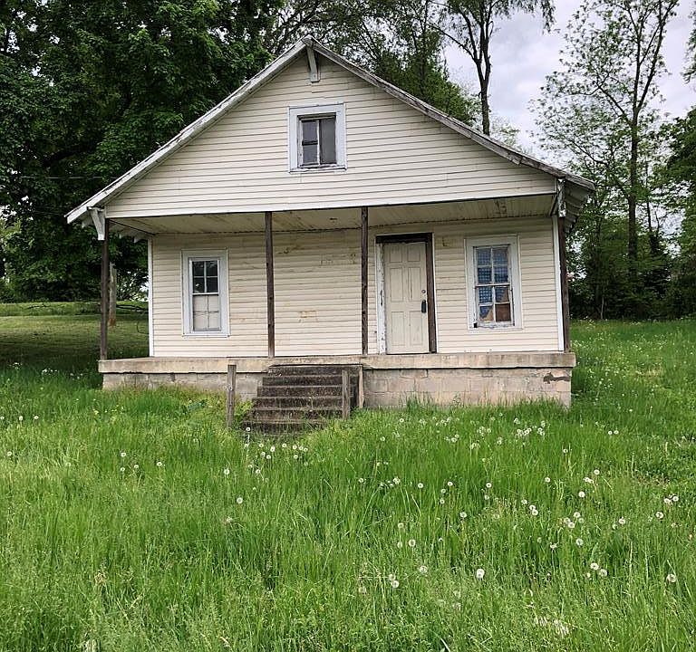 2nd image of 506 E College St