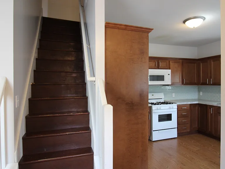 858 Dayton St SW — Photo 7